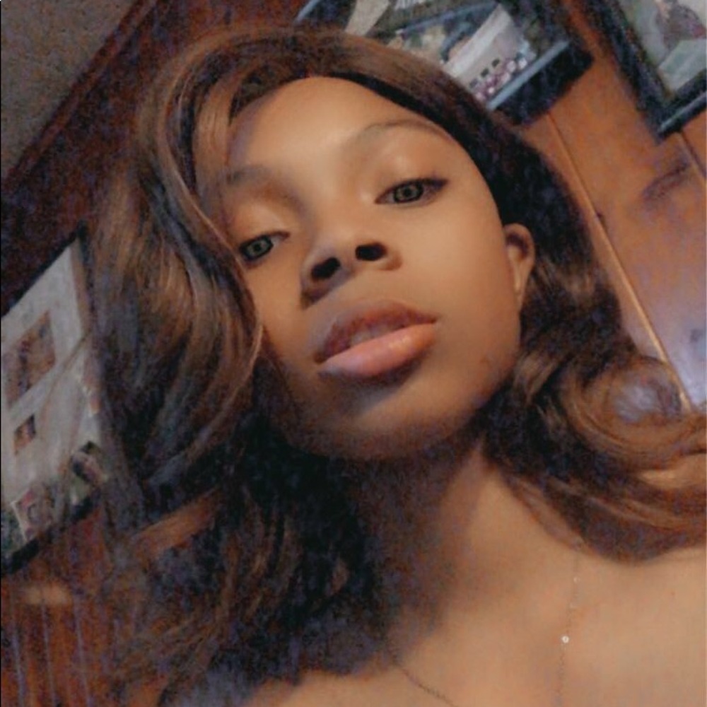 Meet your Posher, Alaja